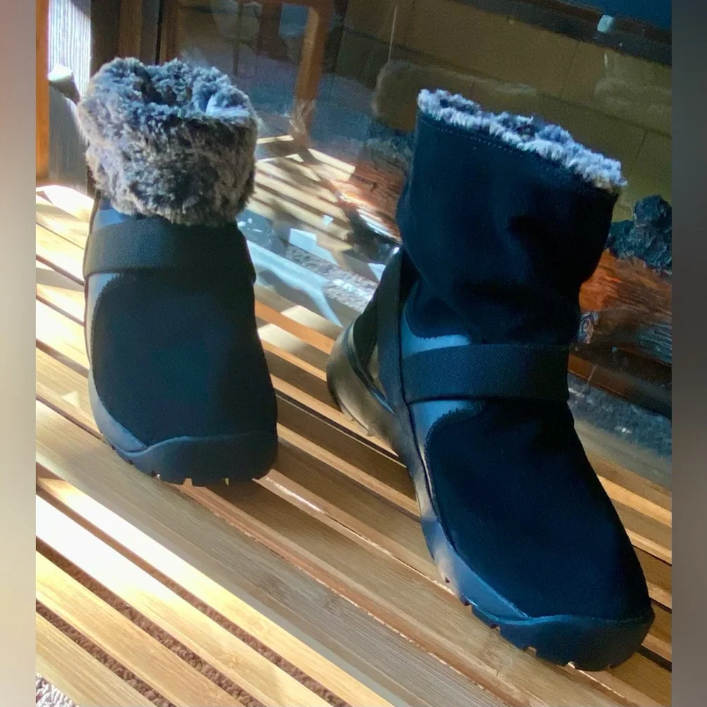 Nike NWOT Sz-8.5n Black Winter Boots w/Soft Warm Fur Lining-Elegant🖤Black & Tan👢